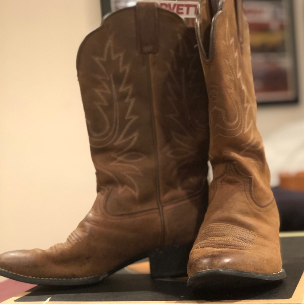 Women’s Ariat cowboy boots